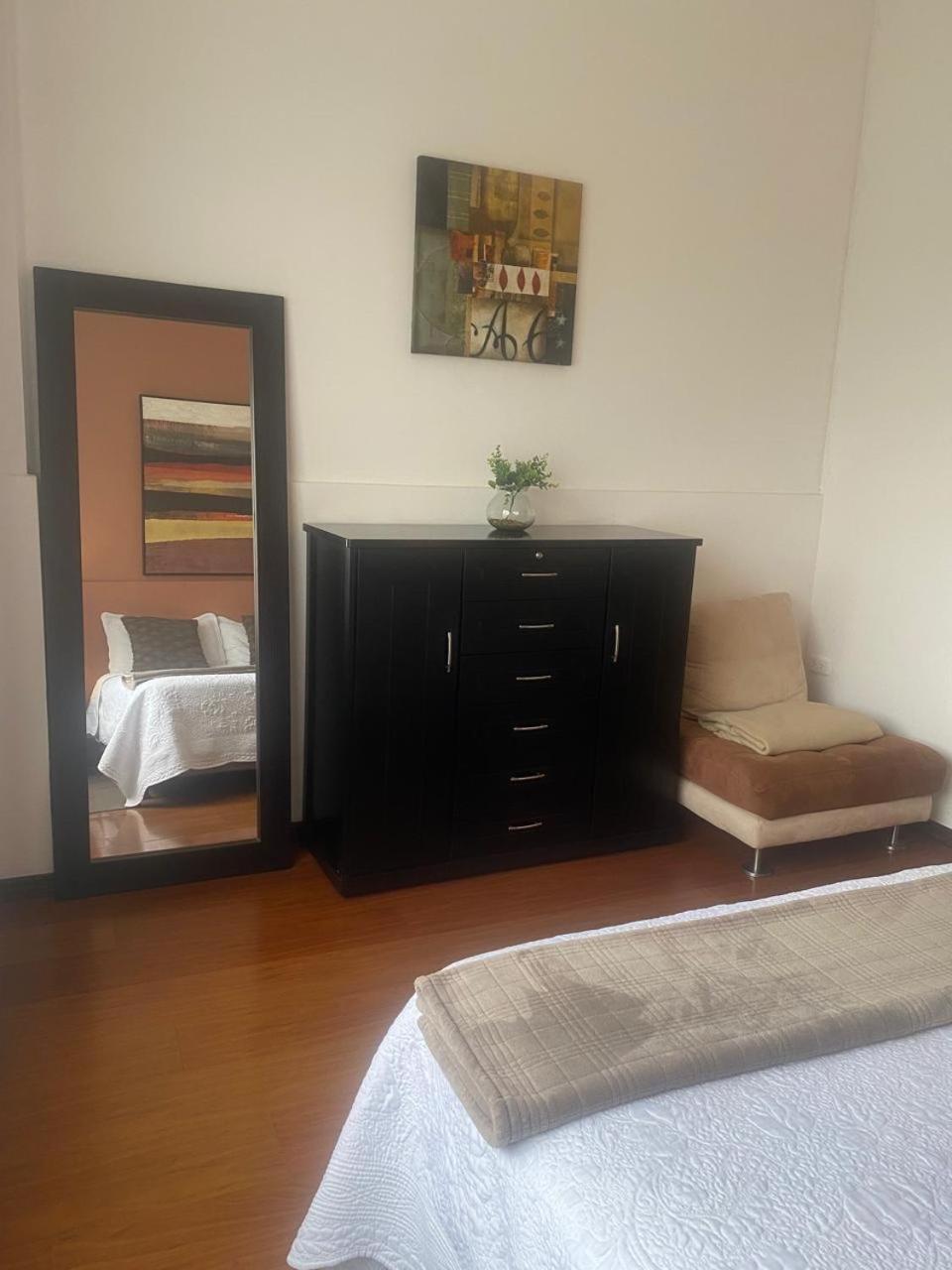 Hospedaje En Quito Norte, Apartamento & Suite Independientes Bagian luar foto