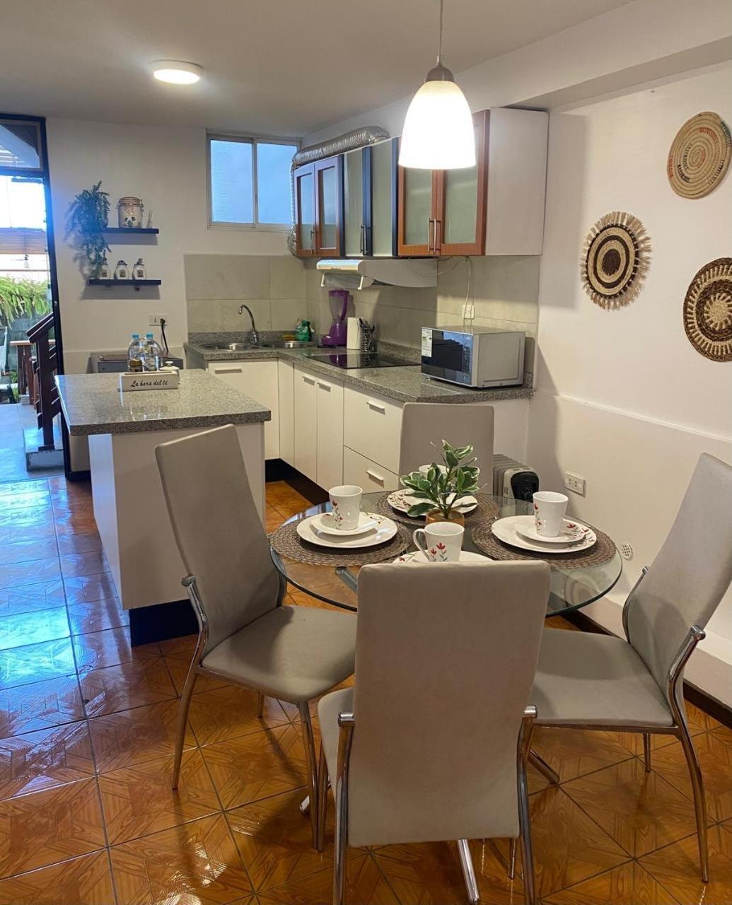 Hospedaje En Quito Norte, Apartamento & Suite Independientes Bagian luar foto